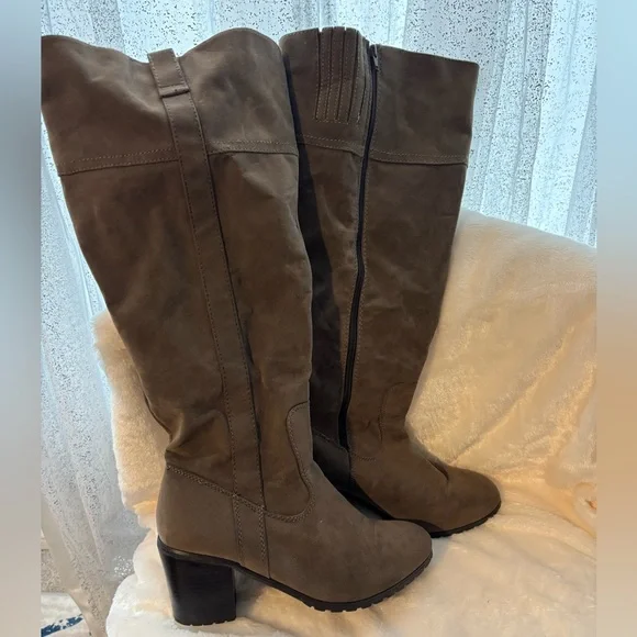 Lane Bryant Taupe Block Heeled Boots size 11 - Picture 1 of 10